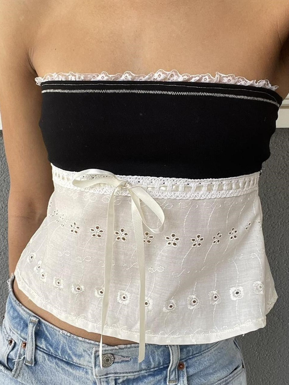 Contrast Broderie Bandeau Tie-Front Crop Top