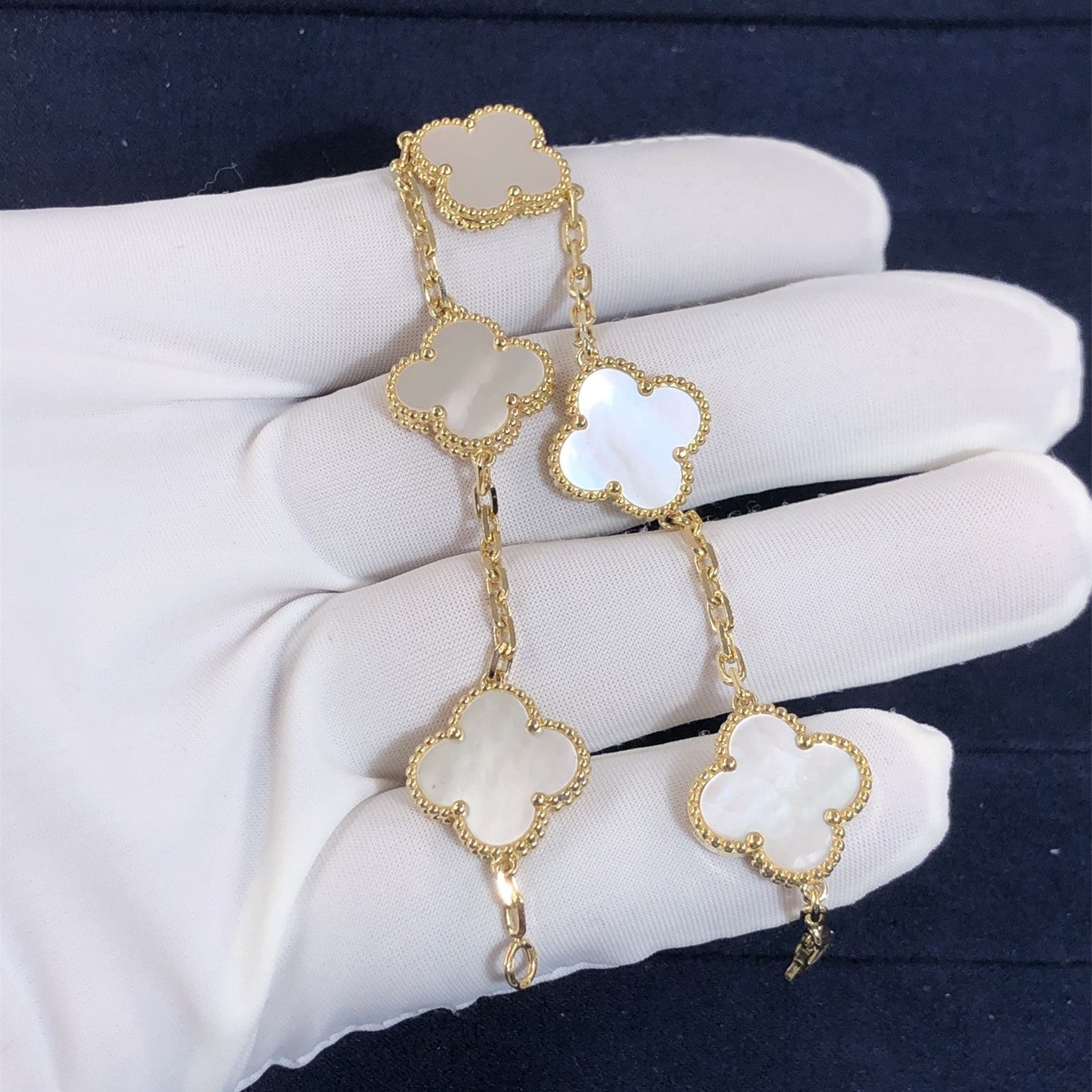 Gold White 5 Motif Clover Bracelet