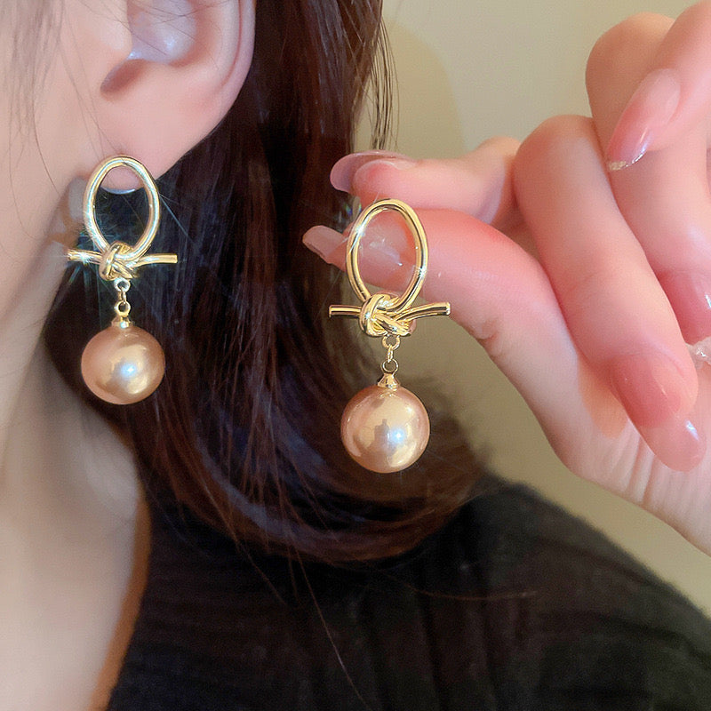 Golden Knots Pearl Earrings