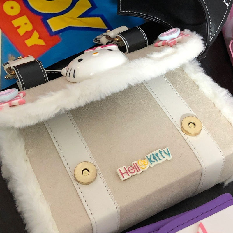 Hello Kitty Messenger Bag