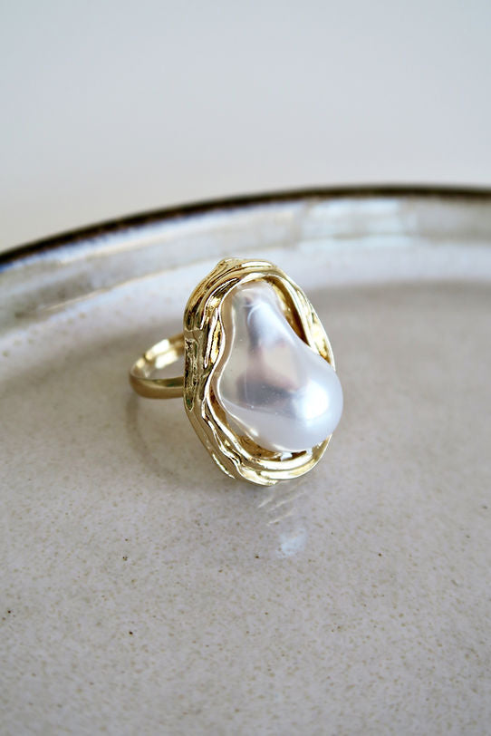 Irregular Pearl Shaped Ring