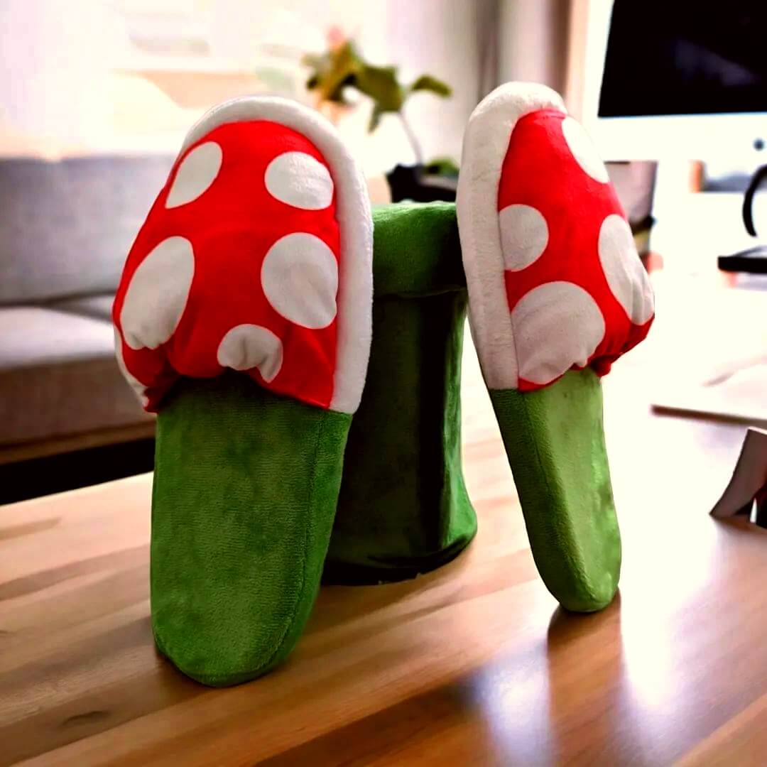 Mushroom Pirhanha Plant Slippers