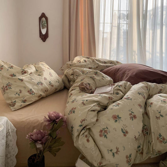 Old Fashioned Floral Bedding Set