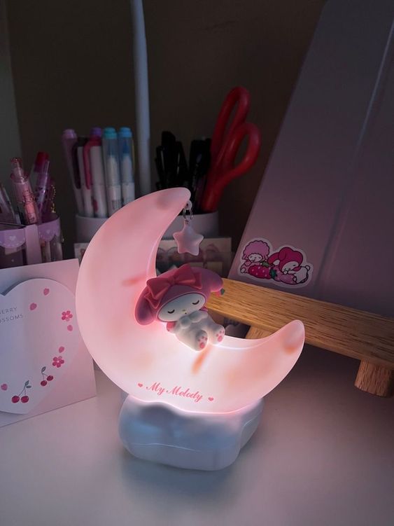 Sanrio Crescent Moon Lamp