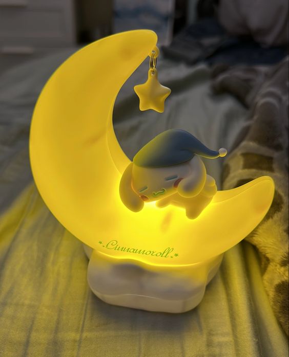 Sanrio Crescent Moon Lamp