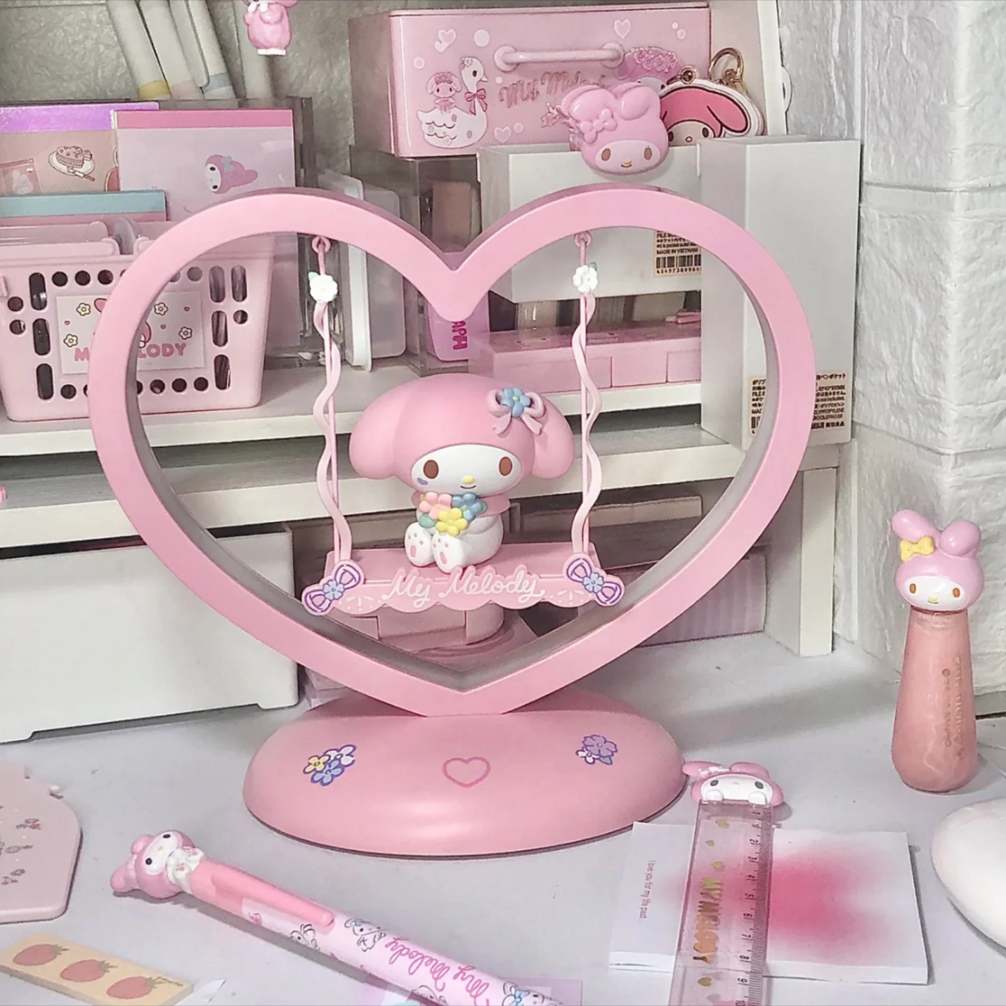 Sanrio Heart Swing Table Lamp