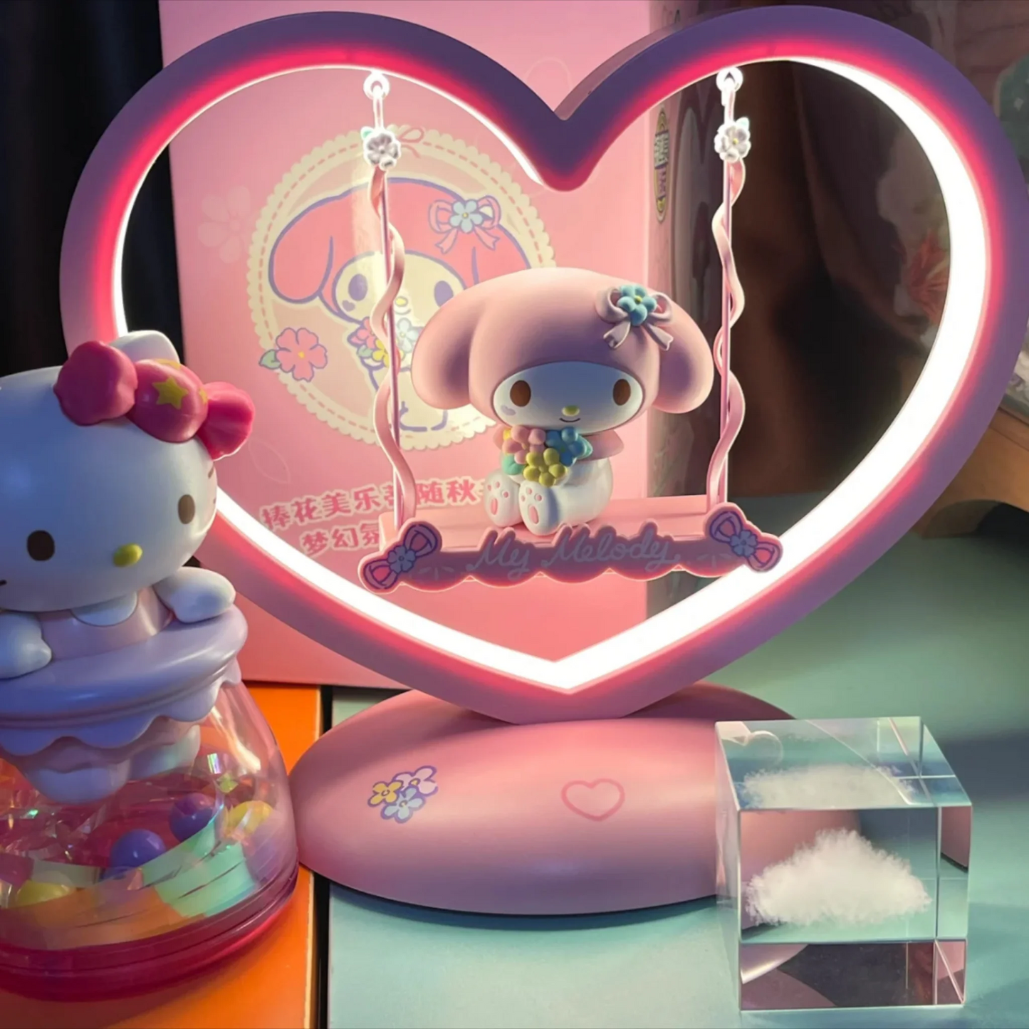 Sanrio Heart Swing Table Lamp