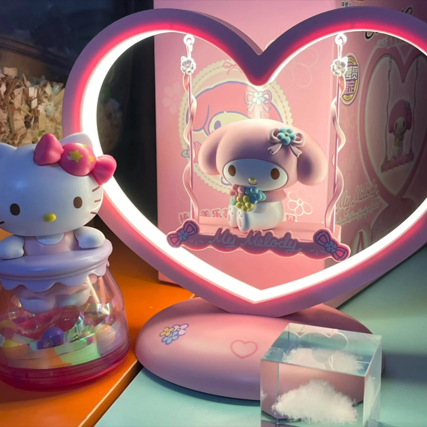 Sanrio Heart Swing Table Lamp