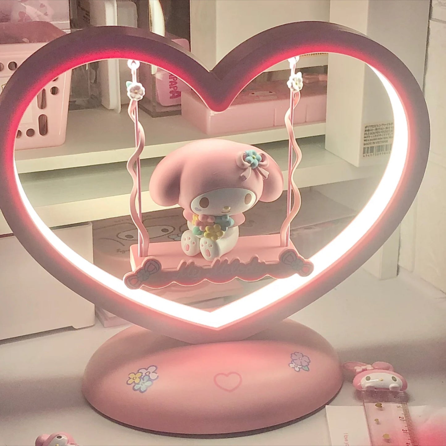 Sanrio Heart Swing Table Lamp