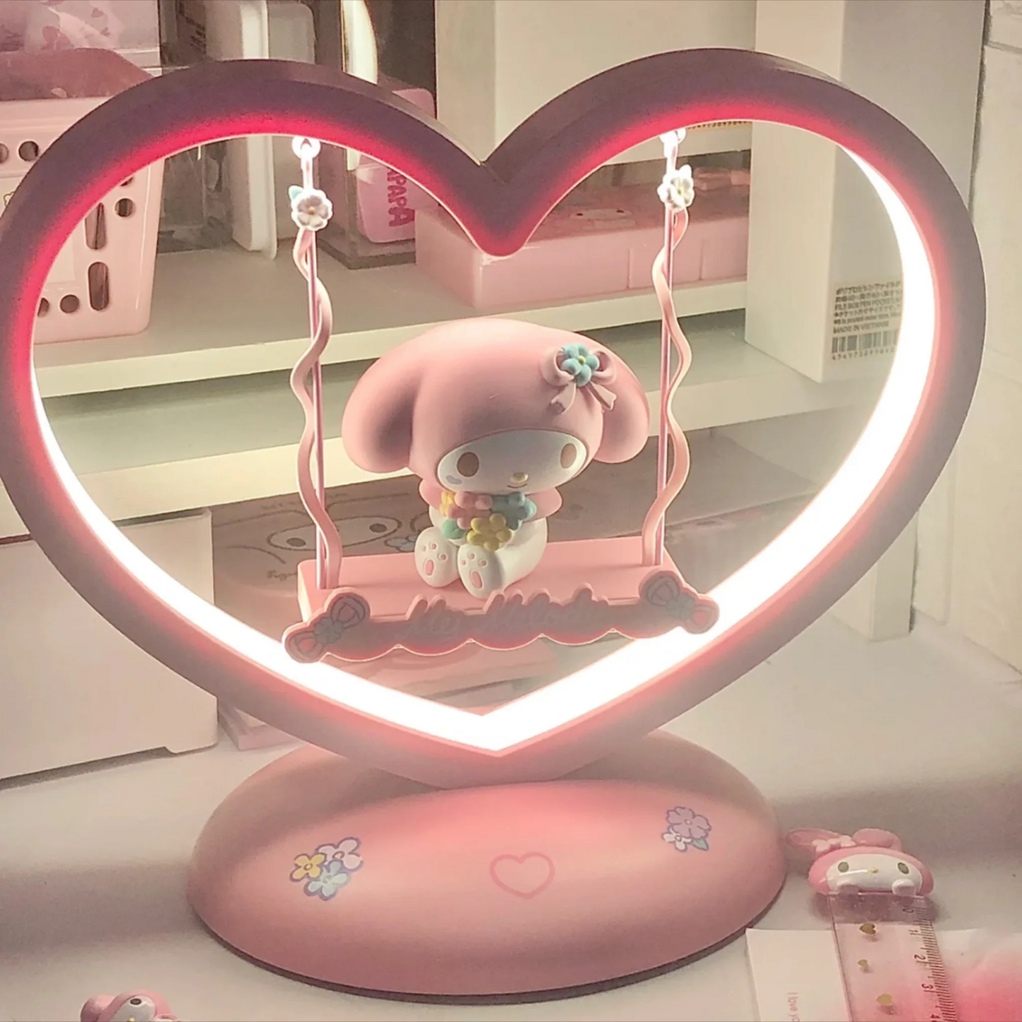 Sanrio Heart Swing Table Lamp