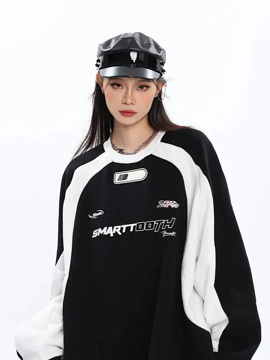 'Smarttooth' Oversized Sweatshirt